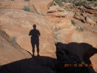 147 7q9. Dead Horse Point hike - Adam's shadow