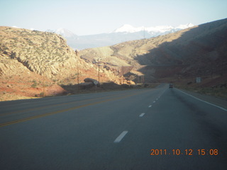 174 7qc. Canyonlands National Park - road
