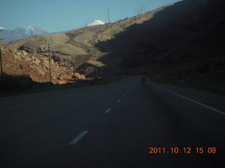 176 7qc. Canyonlands National Park - road