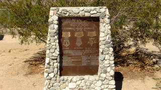 Sean's pictures - Chiriaco Summit (L77) - Patton tank museum sign