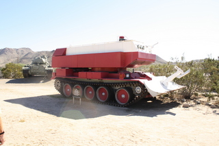 Sean's pictures - Chiriaco Summit (L77) - Patton tank museum