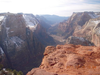 194 7sf. Zion National Park - Observation Point hike - summit