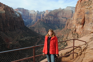333 7sf. Zion National Park - Canyon Overlook hike - Olga