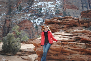 335 7sf. Zion National Park - Canyon Overlook hike - Olga