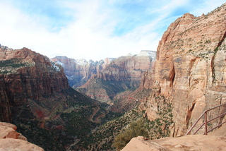 344 7sf. Zion National Park - Canyon Overlook hike