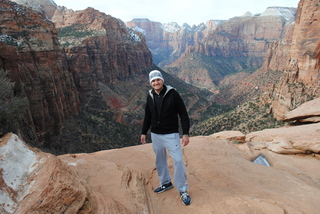 350 7sf. Zion National Park - Canyon Overlook hike - Gokce