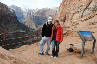 Zion National Park - Canyon Overlook hike - Gokce and Olga