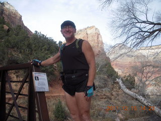 415 7sf. Zion National Park - Angels Landing hike - Adam at start