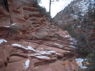 433 7sf. Zion National Park - Angels Landing hike - chains