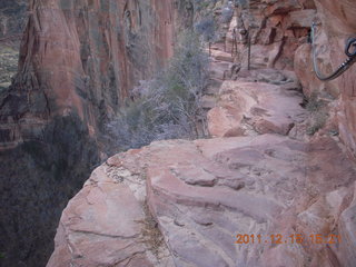 443 7sf. Zion National Park - Angels Landing hike - chains