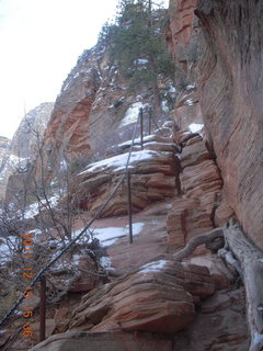 453 7sf. Zion National Park - Angels Landing hike - chains