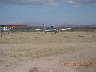 707 7sh. Four Pillars (AZ21) fly-in - N8377W