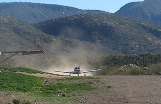 737 7u8. N8377W taking off at Bouquet Ranch