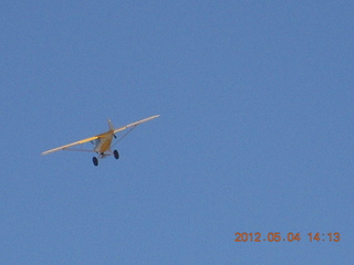 190 7x4. Mack Mesa - landing airplane
