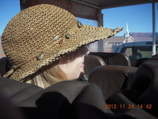 45 83q. Monument Valley tour - Kristina