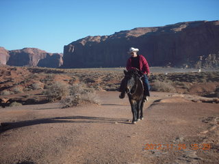 93 83q. Monument Valley tour - horseman