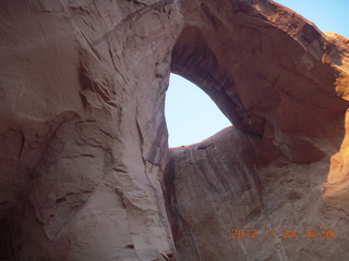 218 83q. Monument Valley tour - Sun's Eye arch