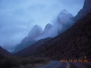 6 84q. Zion National Park - cloudy dawn drive