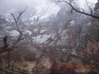 19 84q. Zion National Park - cloudy, foggy Observation Point hike