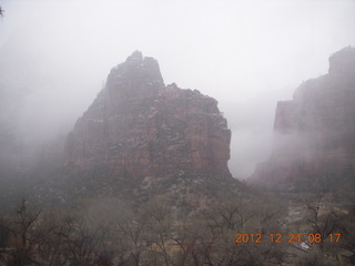 21 84q. Zion National Park - cloudy, foggy Observation Point hike