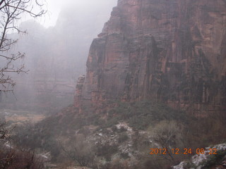 25 84q. Zion National Park - cloudy, foggy Observation Point hike