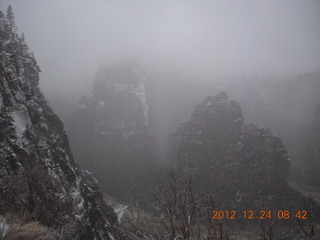 46 84q. Zion National Park - cloudy, foggy Observation Point hike
