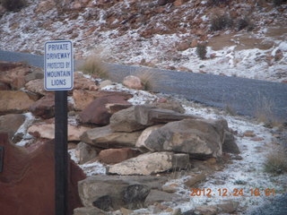 332 84q. private drive protected by mountain lions - Chinle trailhead area