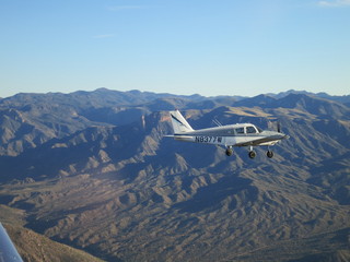 1076 86q. Sean G grapevine pictures - N8377W in flight