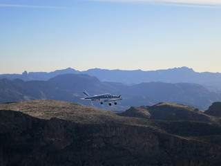 1085 86q. Sean G grapevine pictures - N8377W in flight