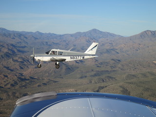 1092 86q. Sean G grapevine pictures - N8377W in flight