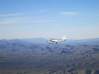 1094 86q. Sean G grapevine pictures - N8377W in flight