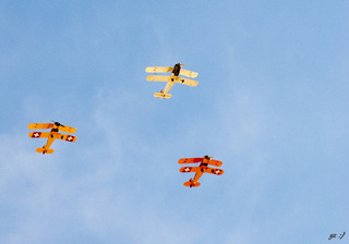 Yaseen's pictures - airplanes flying over Cactus Fly-in