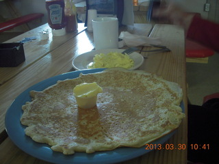 263 87w. Alamo Lake - Wayside Inn restaurant - giant pancake