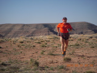 27 87x. Grand Gulch - Adam running (tripod and timer)