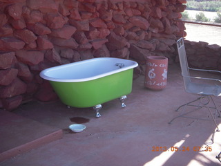 61 89q. Caveman Ranch - bathtub