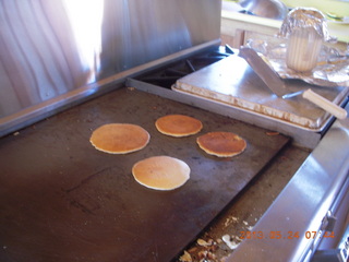 64 89q. Caveman Ranch - pancakes