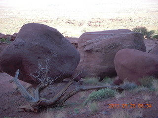 Fisher Towers trail - tippy-looking rock