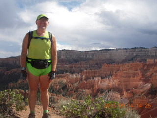 2057 8de. Bryce Canyon hike - Adam