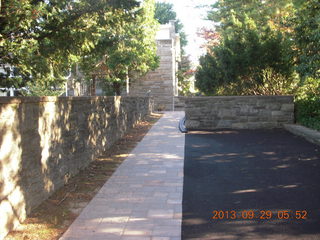 475 8dv. Philadelphia - Betsy's new walkway