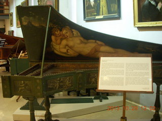 18 8ev. London musical instruments museum