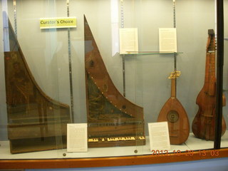 21 8ev. London musical instruments museum