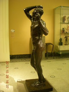 64 8ev. London - Victoria and Albert Museum (V&A) - Rodin Age of Bronze