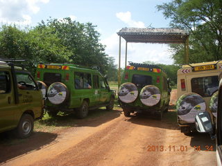 Uganda - drive north to Chobe Sarari Lodge - Nile River