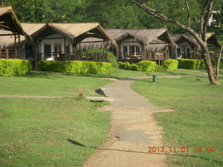 Uganda - Chobe Sarari Lodge path