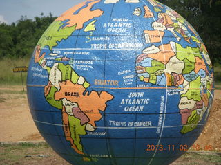 108 8f2. Uganda - Murcheson Falls National Park - globe