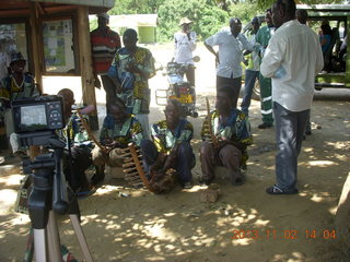 260 8f2. Uganda - Murcheson Falls National Park - musical band