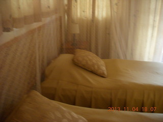 138 8f4. Uganda - farm resort - hotel room