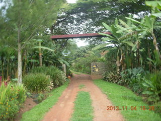 143 8f4. Uganda - farm resort run
