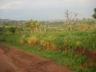 17 8f5. Uganda - farm resort run