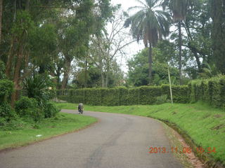 Uganda - Tooro Botanical Garden - walk back to hotel